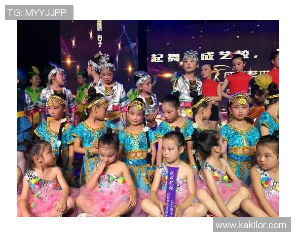 李丽的街舞人生:从热爱到梦想的深度对话与成长之路 李丽的街舞人生:从热爱到梦想的深度对话与成长之路