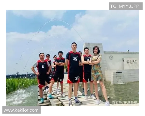 成都篮球队实力解析:从战术到球员全面剖析球队竞争力与未来发展潜力 成都篮球队实力解析:从战术到球员全面剖析球队竞争力与未来发展潜力