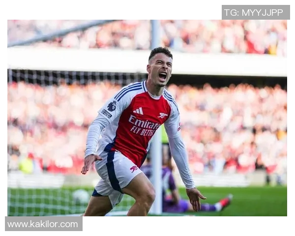 马丁内利的崛起之路:从青涩小将到足球明星的华丽转身 马丁内利的崛起之路:从青涩小将到足球明星的华丽转身