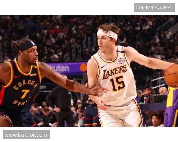 勇士与湖人激战再续腾讯直播精彩对决引发球迷热议