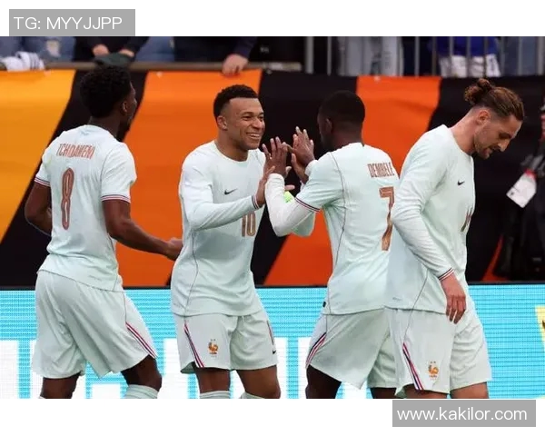 姆巴佩领衔法国队征战世界杯展现超凡实力引发全球关注与期待 姆巴佩领衔法国队征战世界杯展现超凡实力引发全球关注与期待