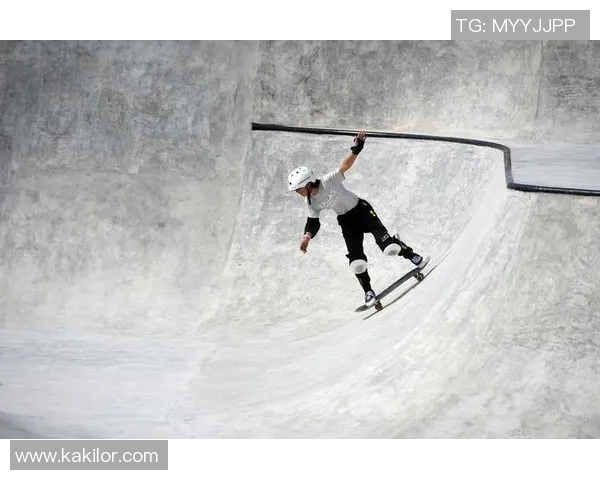 滑板精神:见证上海滑板队勇攀高峰的奋斗与成长之路 滑板精神:见证上海滑板队勇攀高峰的奋斗与成长之路