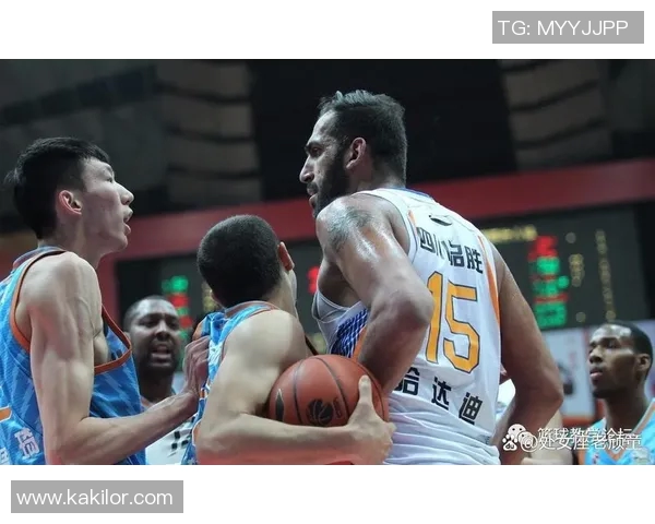 韩德君与周琦对决引发热议谁将成为中国篮球的新领军人物