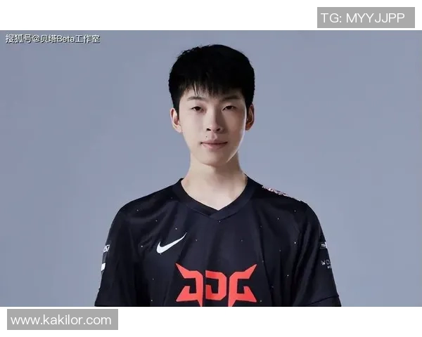 JDG战队的荣耀与坚持：从默默无闻到大师赛巅峰的奋斗之路